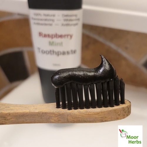 charcoal-toothpaste-raspberry